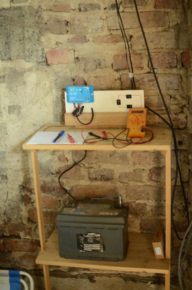 Solar Batterie Laderegler Schaltung Schön beisammen: Batterie, Laderegler und Schaltung für die LED Leisten Solar Batterie Laderegler Schaltung Schön beisammen: Batterie, Laderegler und Schaltung für die LED Leisten
