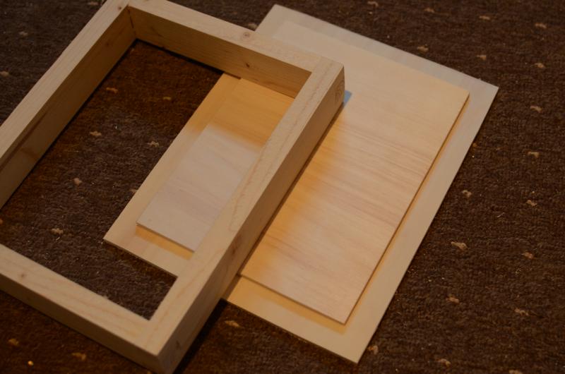 Holzschatulle: Bodenplatte Die Bodenplatte aus zwei Sperrholz-Platten mit Innen- u. Außenmaß der Holzschatulle. Holzschatulle: Bodenplatte Die Bodenplatte aus zwei Sperrholz-Platten mit Innen- u. Außenmaß der Holzschatulle.