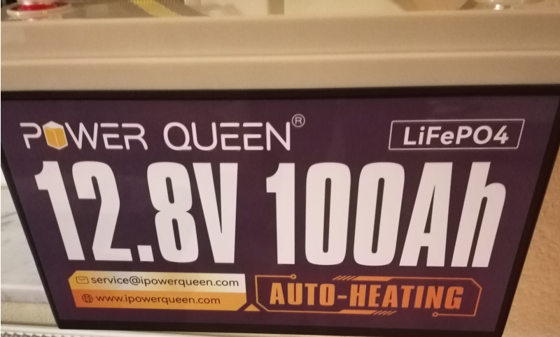 PowerQueen 12V 100Ah LiFePo4 selbstheizend PowerQueen 12V 100Ah LiFePo4 selbstheizend